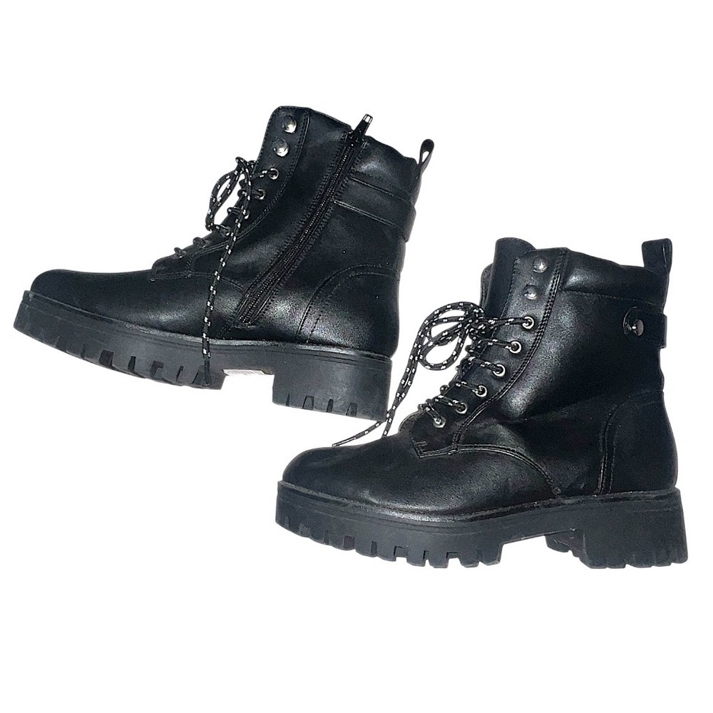 𝐁𝐄𝐋𝐋𝐀 𝐌𝐀𝐑𝐈𝐄 | CLASSIC BLACK COMBAT BOOTS - Picture 3 of 10